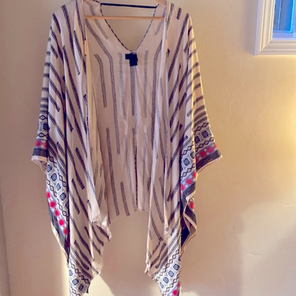 Steve Madden Soft, Poncho Wrap With Fringed Edge.… - image 1